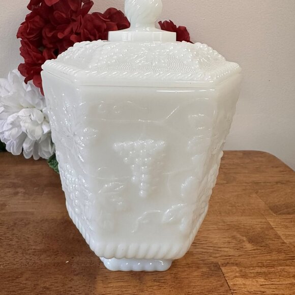 Anchor Hocking Fire‎ King Milk Glass Grape Cookie Jar Vintage Lidded Canister - Picture 1 of 8